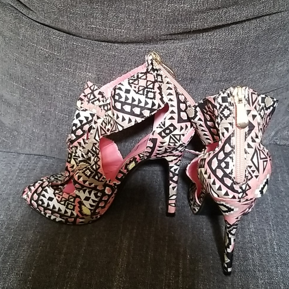 Sandals - Picture 2 of 2